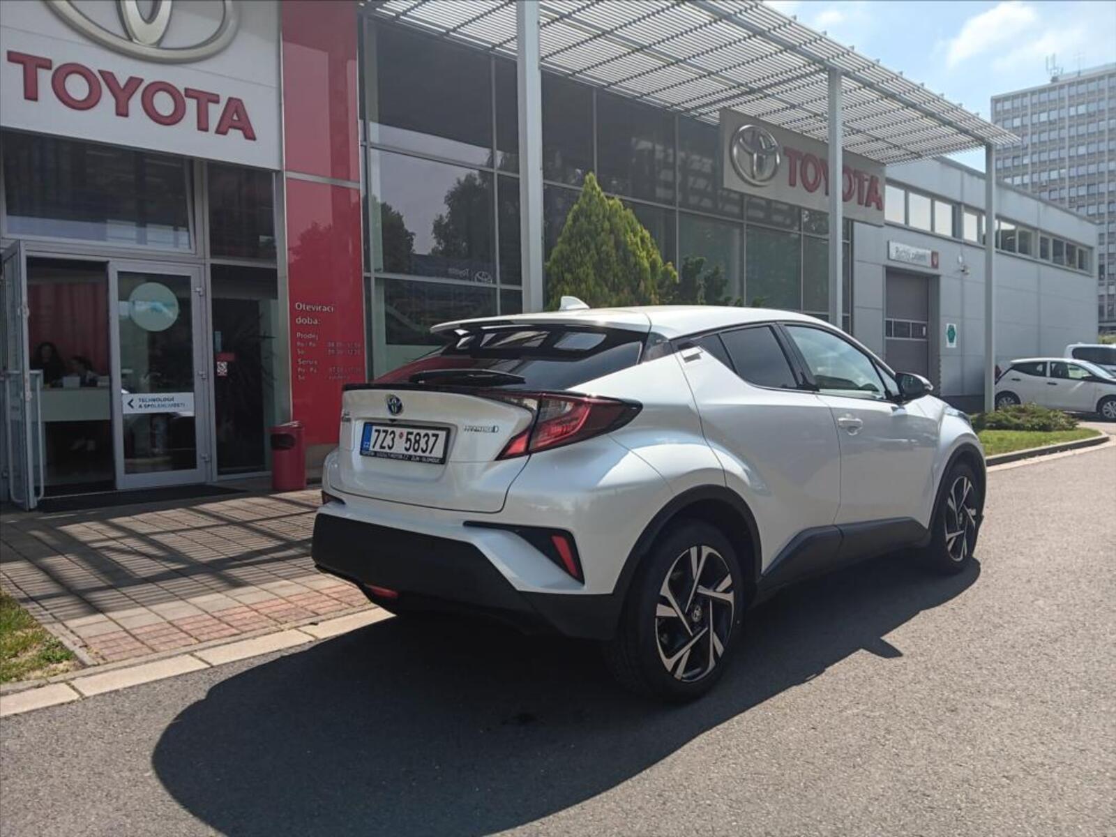 Toyota C-HR 3