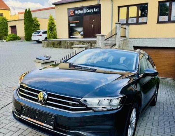 Volkswagen Passat 1