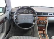 Mercedes-Benz 124 24