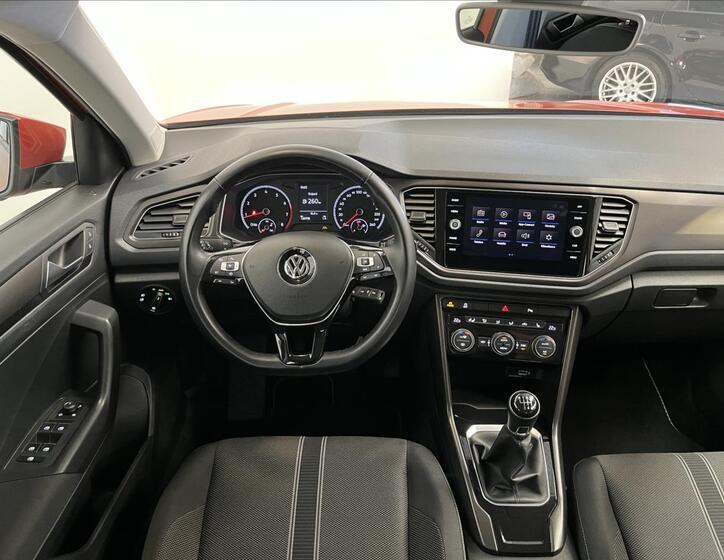 Volkswagen T-Roc 5