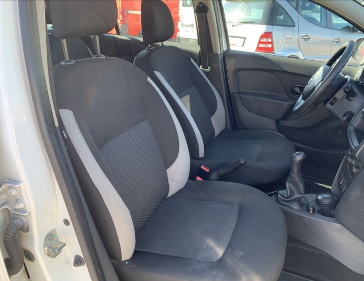Dacia Logan 17