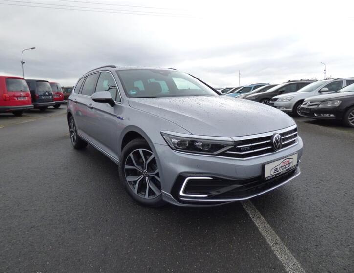 Volkswagen Passat 1