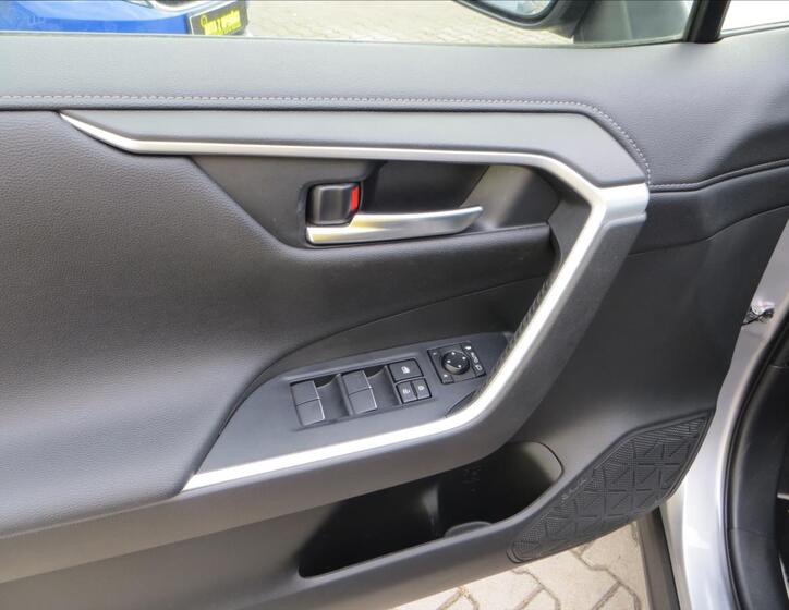 Toyota RAV4 11