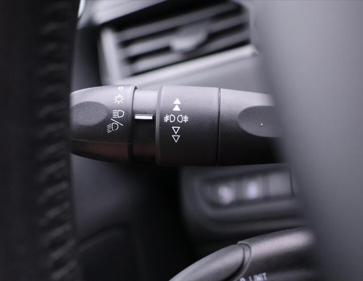 Peugeot 208 19