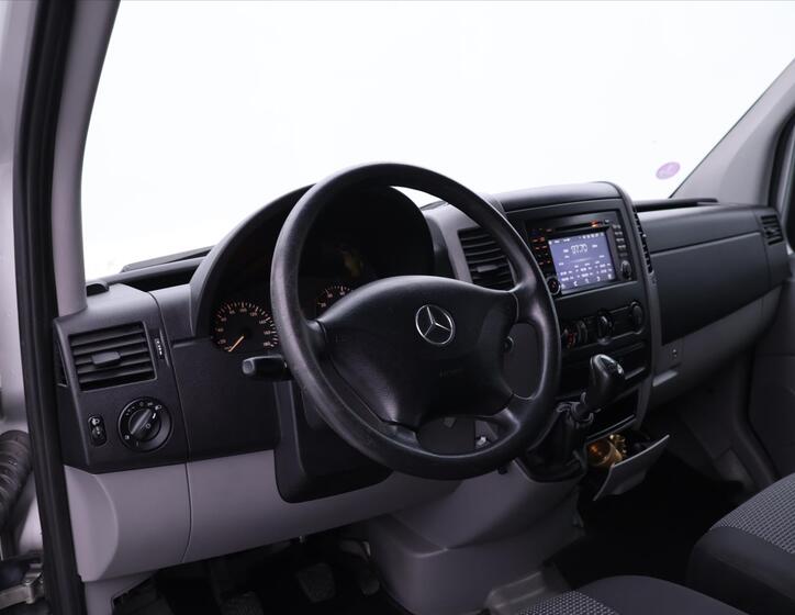 Mercedes-Benz Sprinter 28