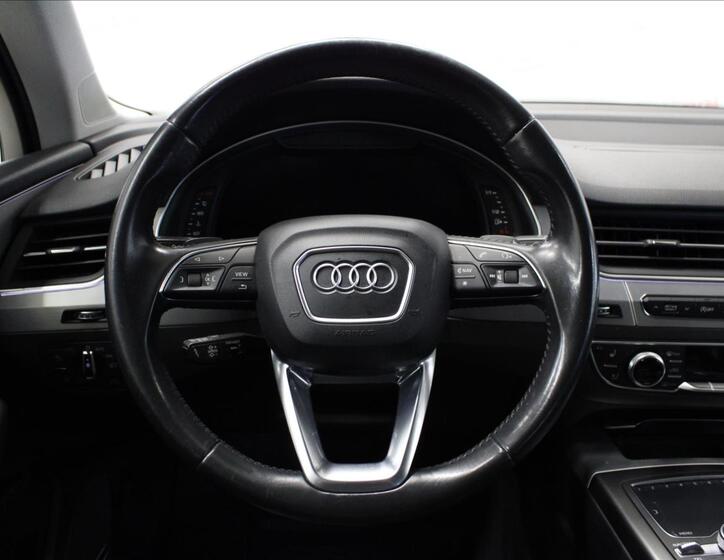 Audi Q7 17
