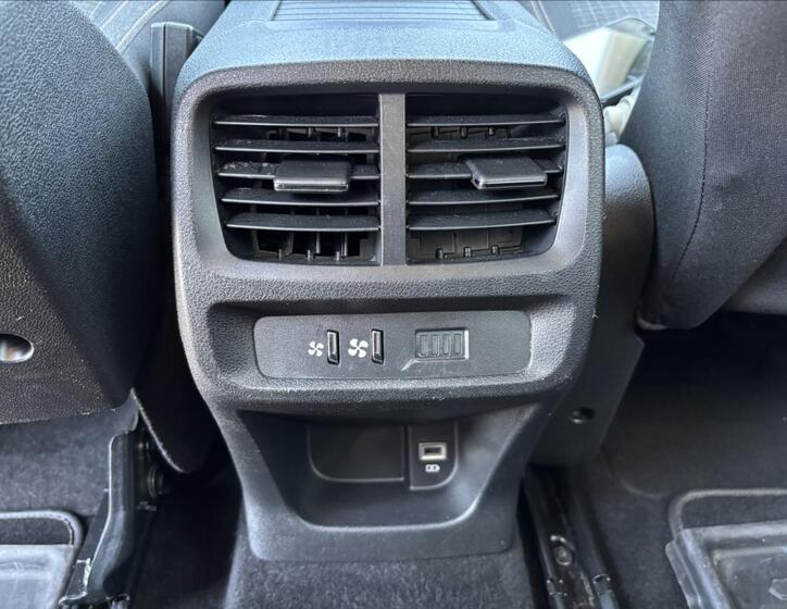 Peugeot Rifter 15