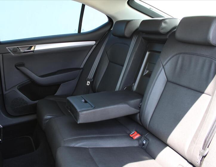 Škoda Superb 11