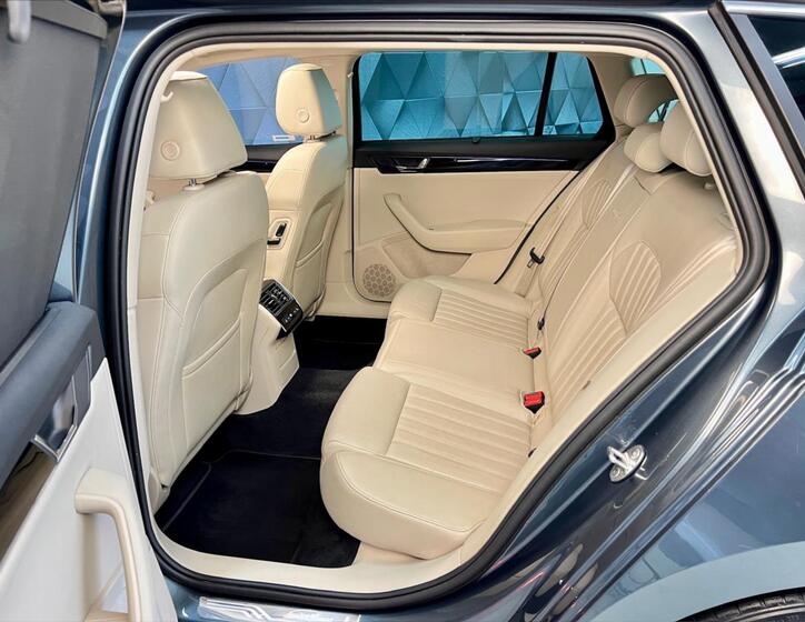 Škoda Superb 12
