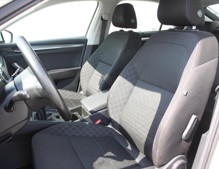 Škoda Superb 10