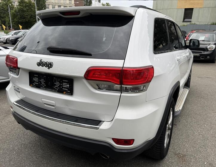 Jeep Grand Cherokee 9