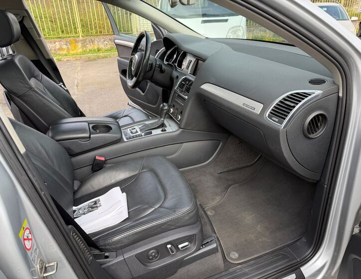 Audi Q7 9