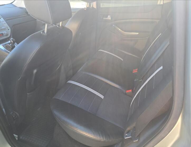 Ford Kuga 27