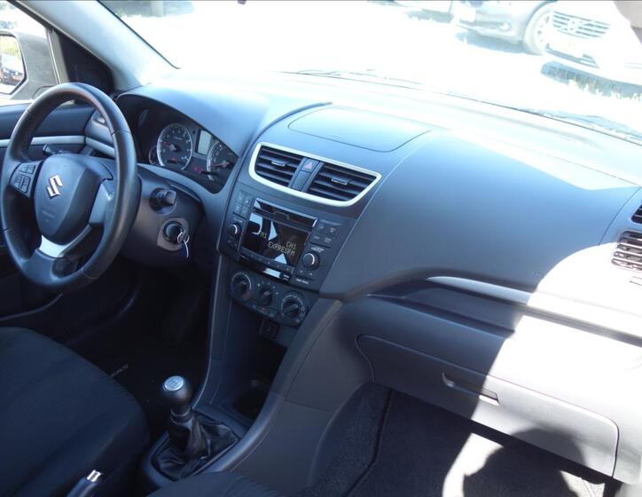 Suzuki Swift 11