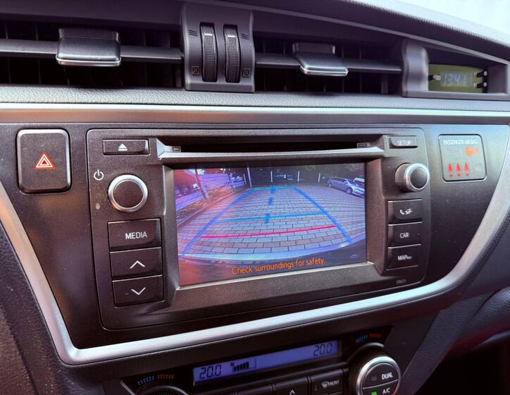 Toyota Auris 17