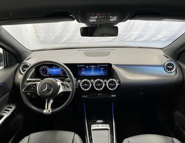 Mercedes-Benz GLA 13
