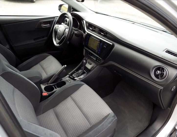 Toyota Auris 23