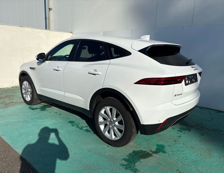 Jaguar F-Pace 4