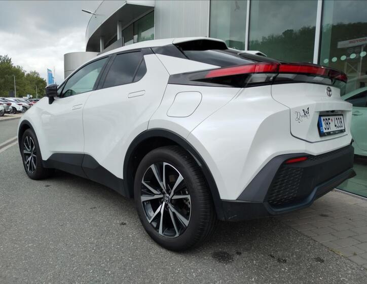 Toyota C-HR 11