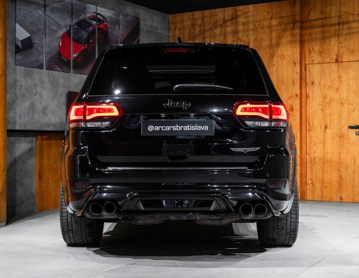 Jeep Grand Cherokee 30