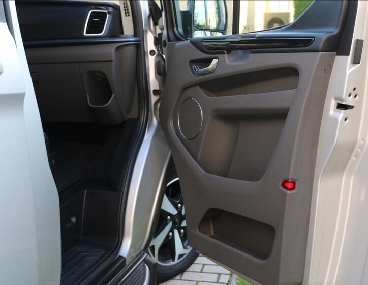 Ford Tourneo Custom 35