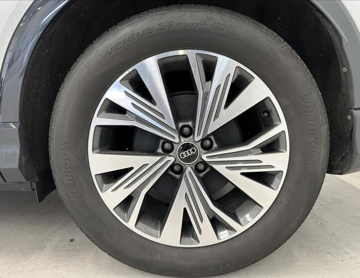 Audi Q4 39
