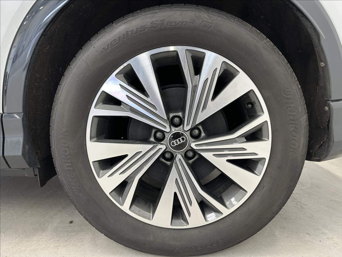 Audi Q4