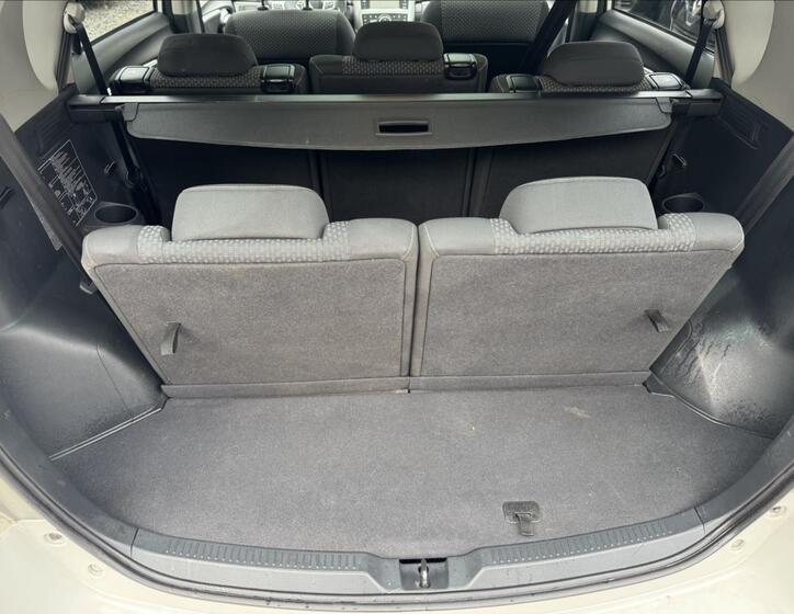 Toyota Verso 10