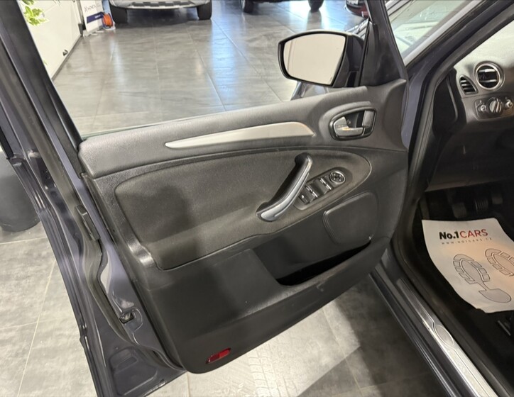 Ford Galaxy 6