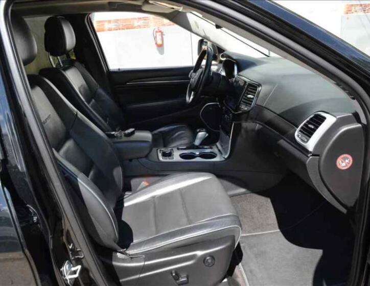 Jeep Grand Cherokee 19