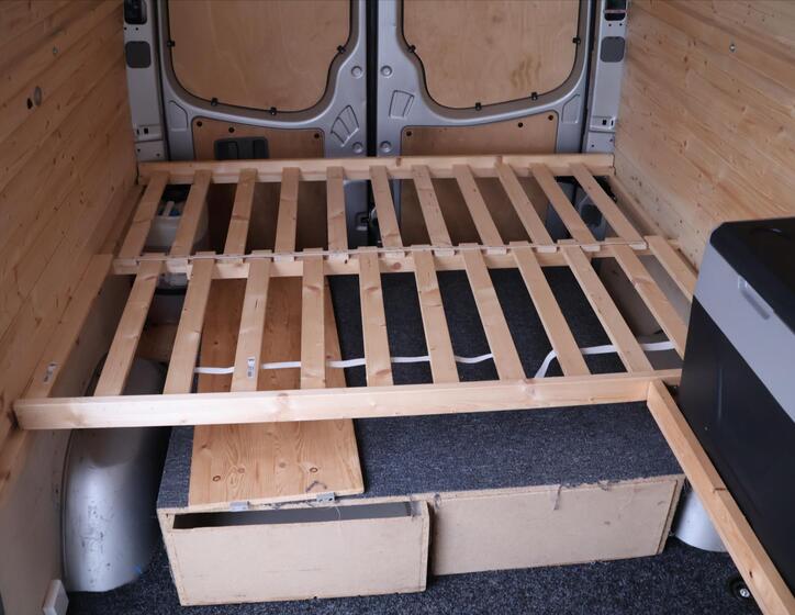 Mercedes-Benz Sprinter 14