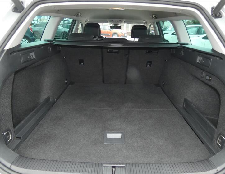 Volkswagen Passat 16