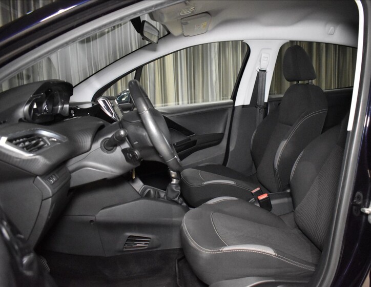 Peugeot 208 8