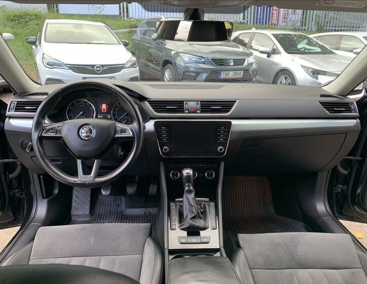 Škoda Superb 9