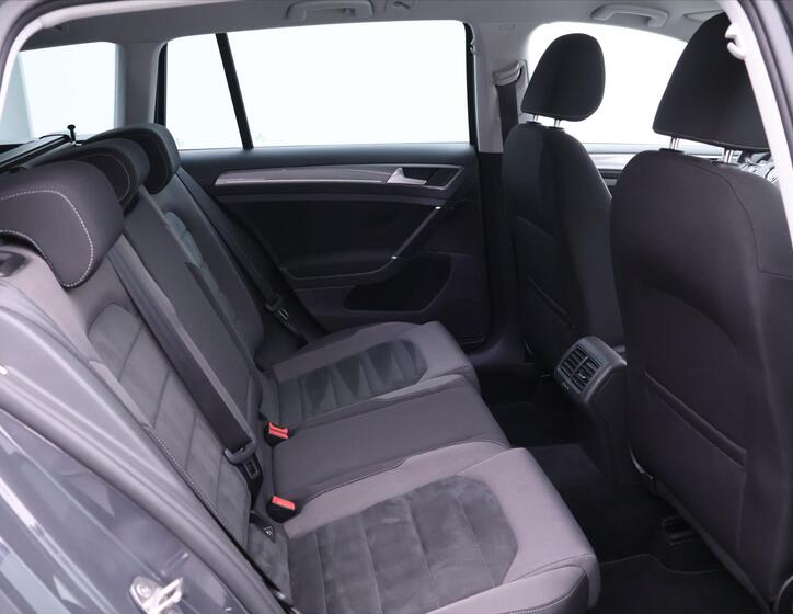 Volkswagen Golf 15
