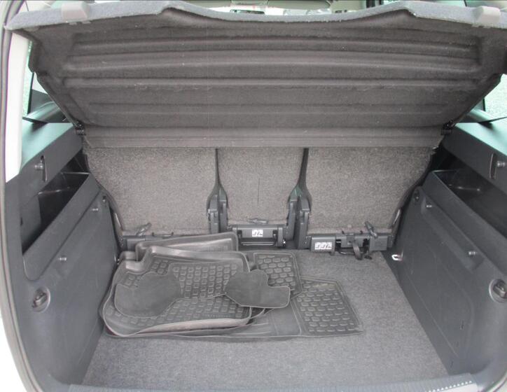 Škoda Roomster 12
