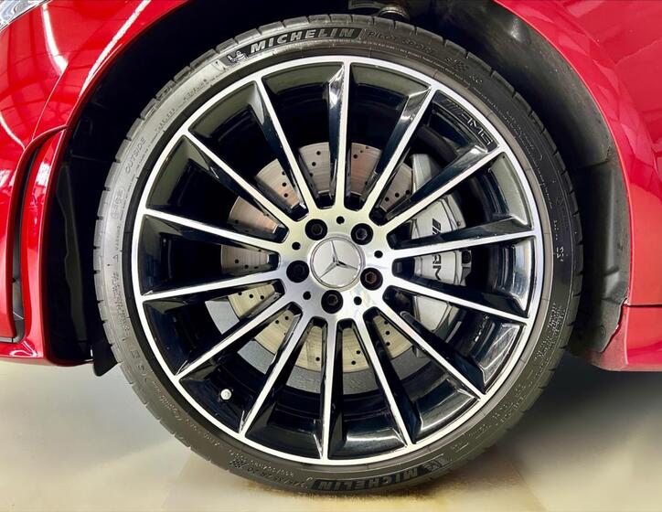 Mercedes-Benz CLS 9