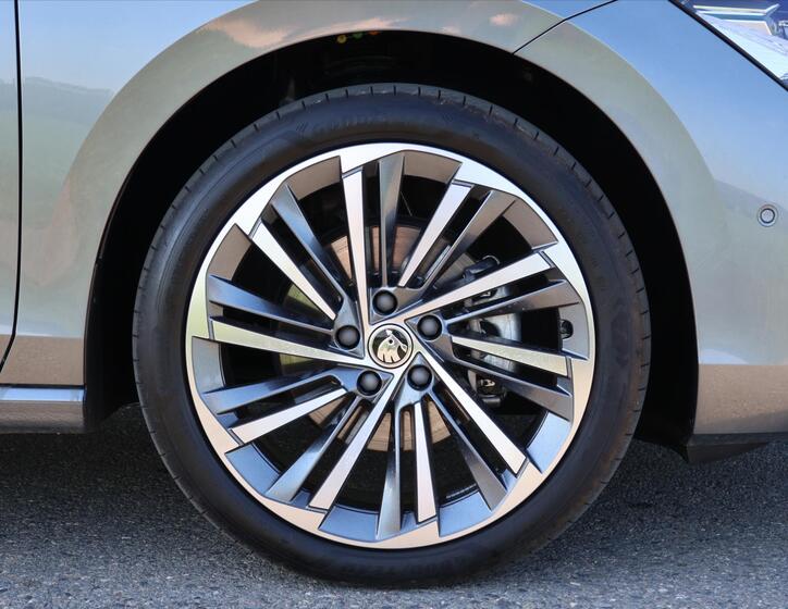 Škoda Superb 46