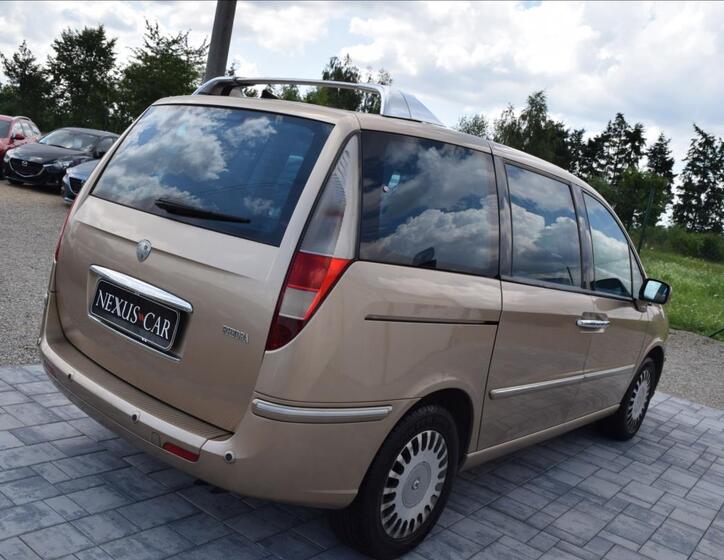 Lancia Phedra 5