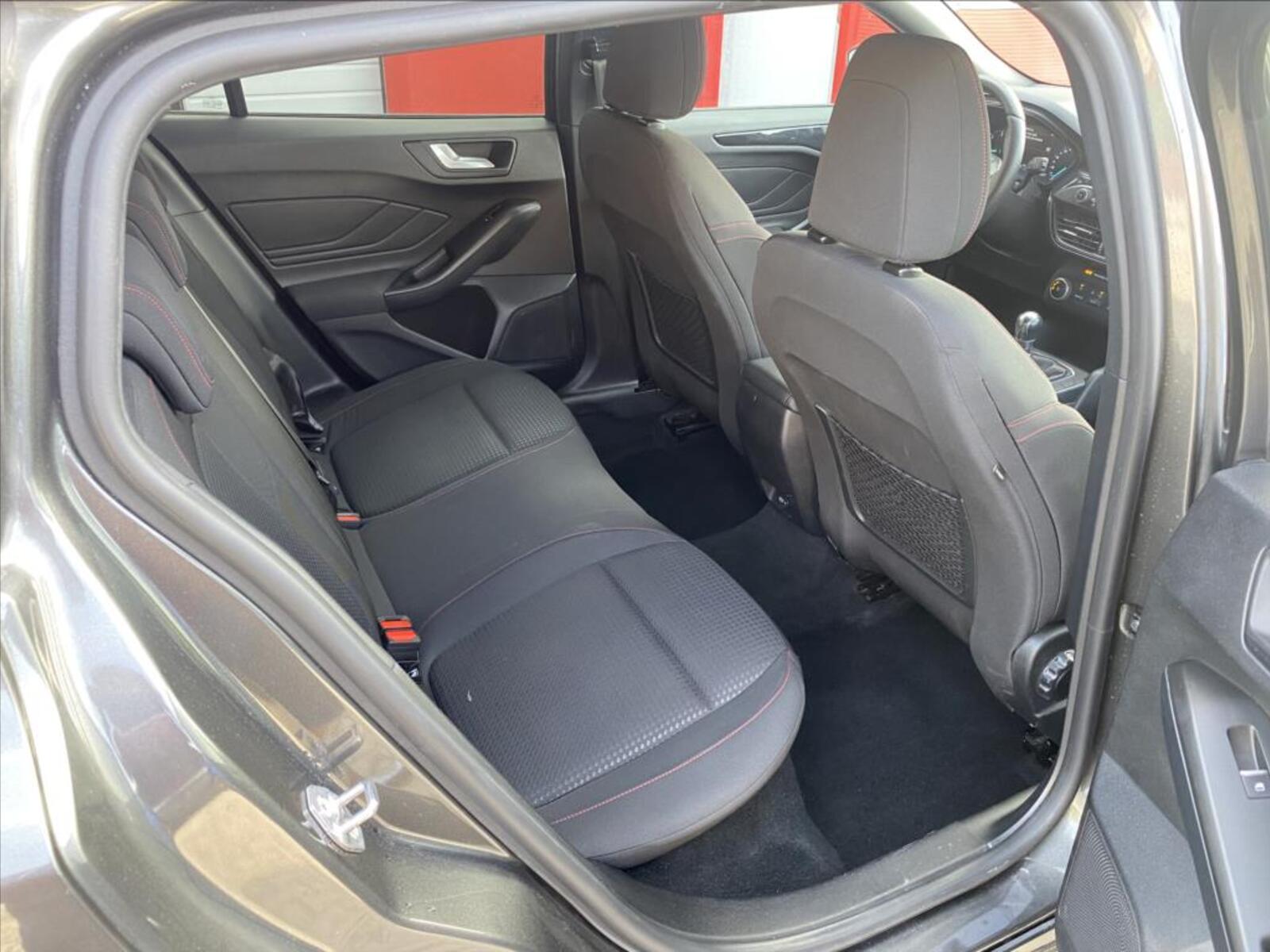 Ford Focus 16