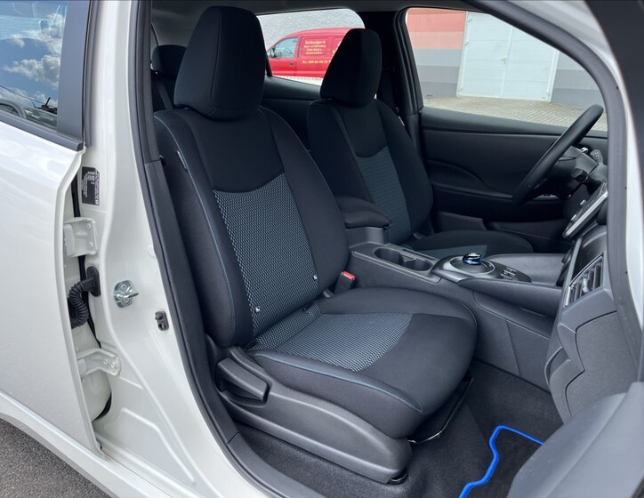 Nissan Leaf 22