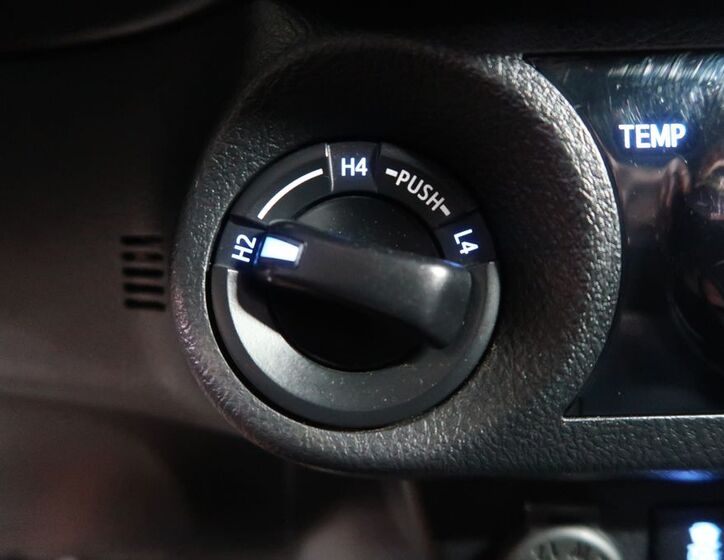 Toyota Hilux 32