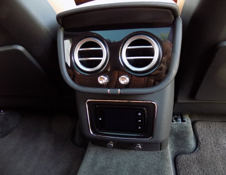 Bentley Bentayga 22