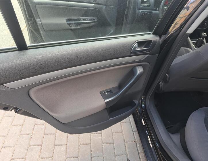 Volkswagen Golf 27