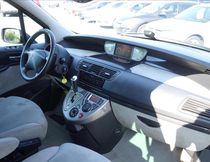 Citroën C8 13