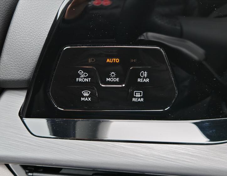 Volkswagen Golf 23