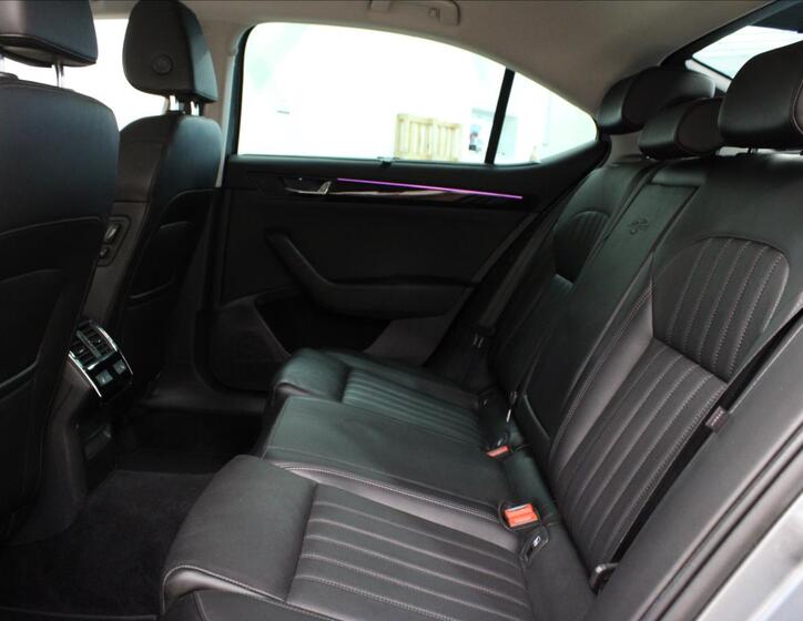 Škoda Superb 14