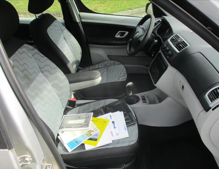 Škoda Roomster 12