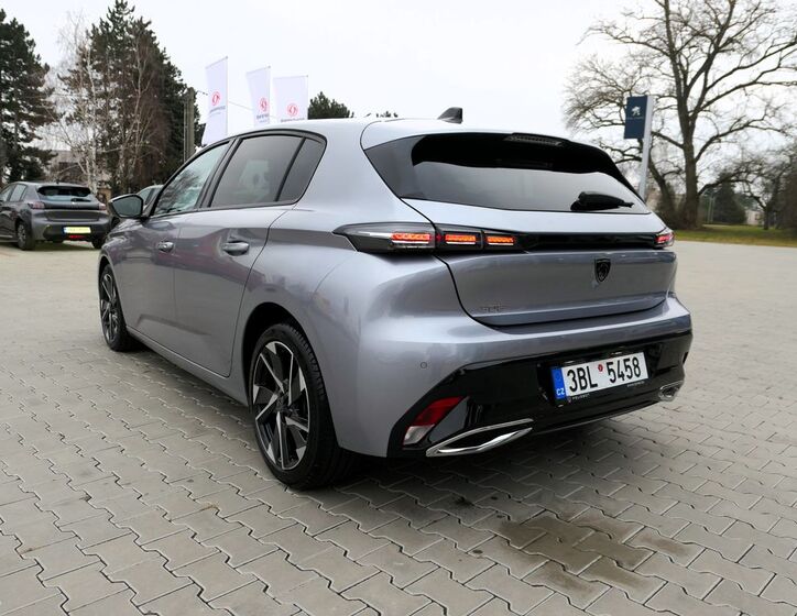 Peugeot 308 8