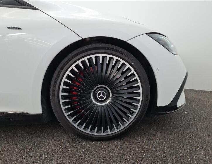 Mercedes-Benz EQE 9
